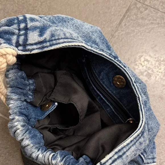 Denim Shoulder Bag with Rope Handle - Picture 4 of 6